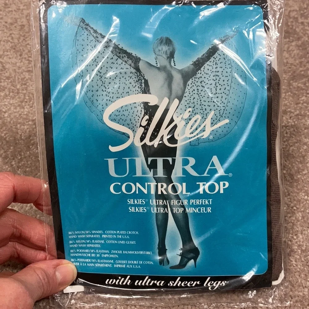 NWT silkies ultra control top with ultra sheer legs Queen taupe